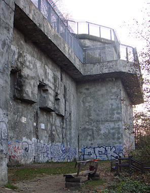 Humboldtbunker, Kletterwand des DAV Sektion Berlin